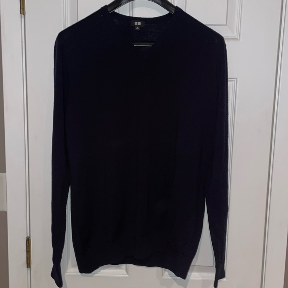 Uniqlo XL Black Merino Wool V-Neck Sweater